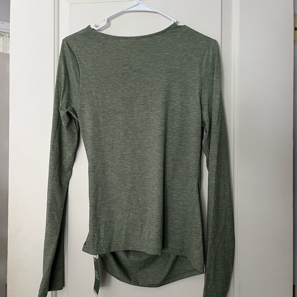 Green Long Sleeve Ruched Top - Picture 3 of 4